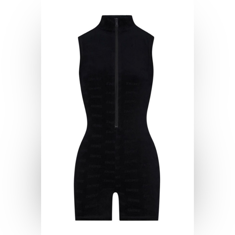 Skims Shorts/ zip up one piece outfit